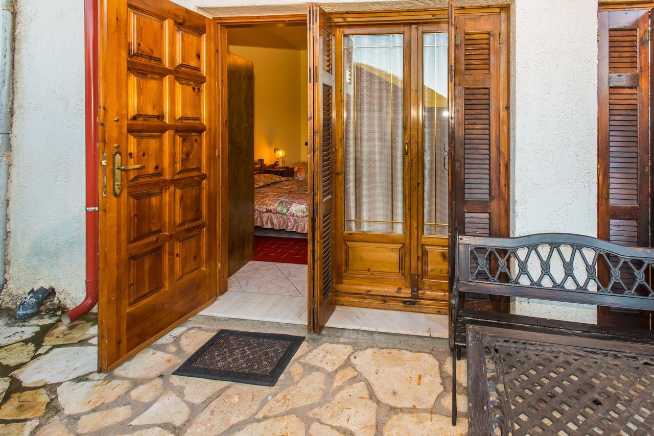 Elatos Rooms Mikrón Khoríon Esterno foto